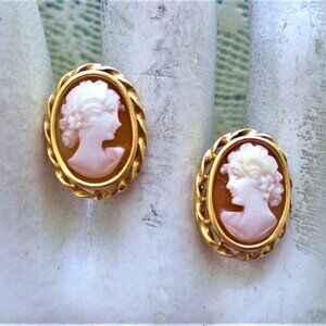 Vintage Designer 14K Yellow Gold Lady Carved Shell Cameo Pierced Post Earrings